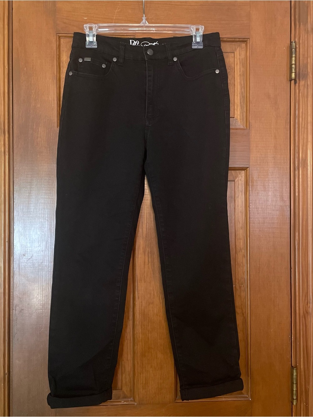 DG2 by Diane Gilman Women’s  Black Rolled Cuff Stretch Ankle Jeans, Size 8